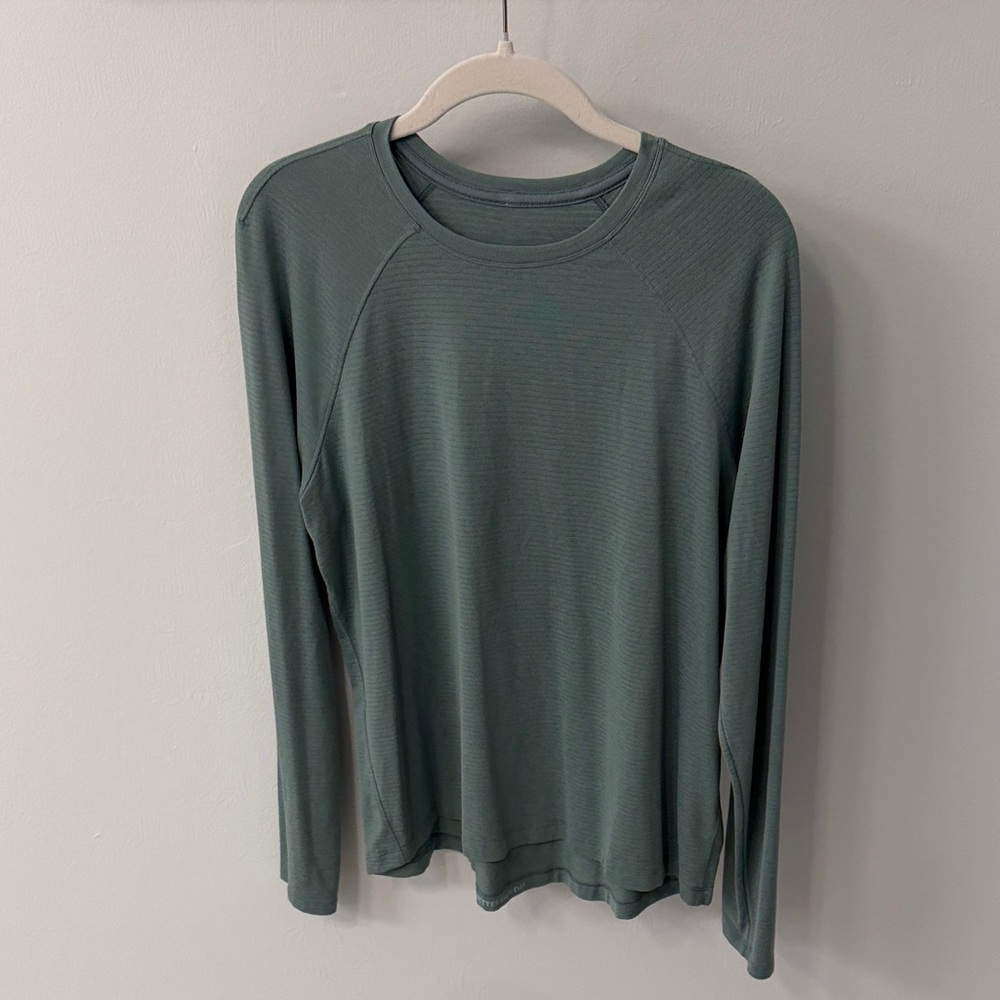 lululemon athletica Long Sleeve Top in Sage Green